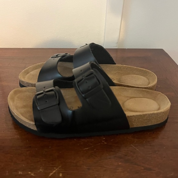 Cushionaire brand sandals size 7 - Picture 2 of 5